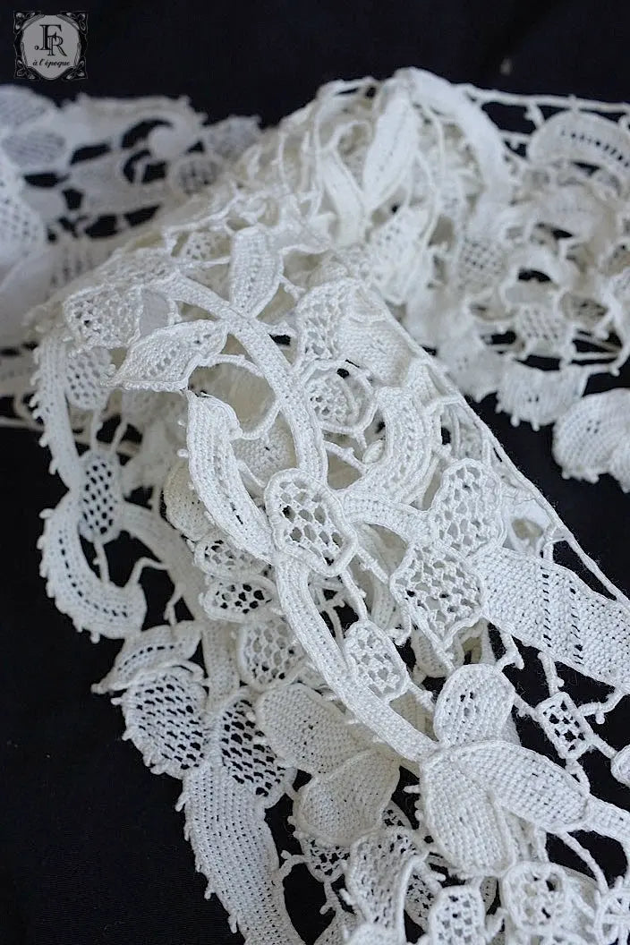 アンティークレース　dentelle ancienne 700cm .FR a l'epoque