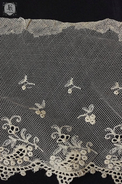 アンティークレース　dentelle ancienne 730cm .FR a l'epoque