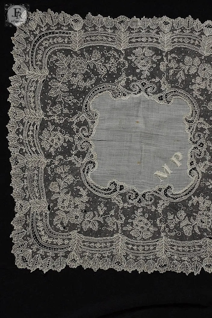 アンティークレース　dentelle ancienne ハンカチ .FR a l'epoque