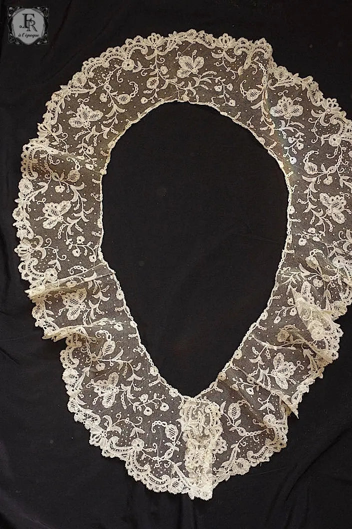 アンティークレース　dentelle ancienne  首周り　アプリカッションアングレテール .FR a l'epoque