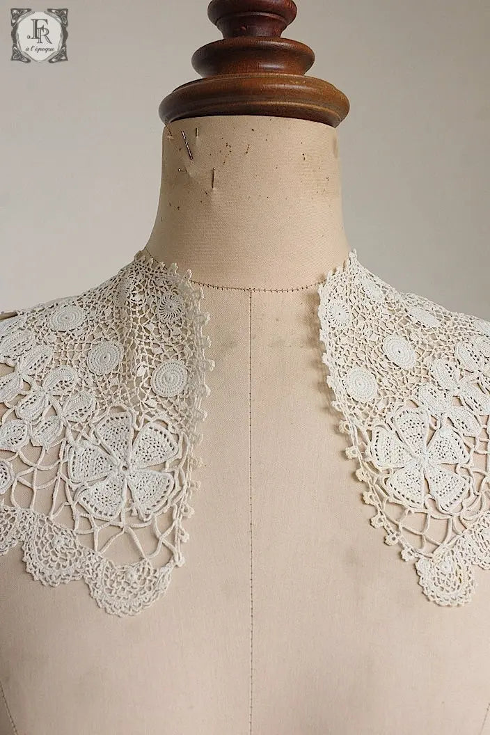 アンティークレース　dentelle ancienne クロシェ襟 .FR a l'epoque