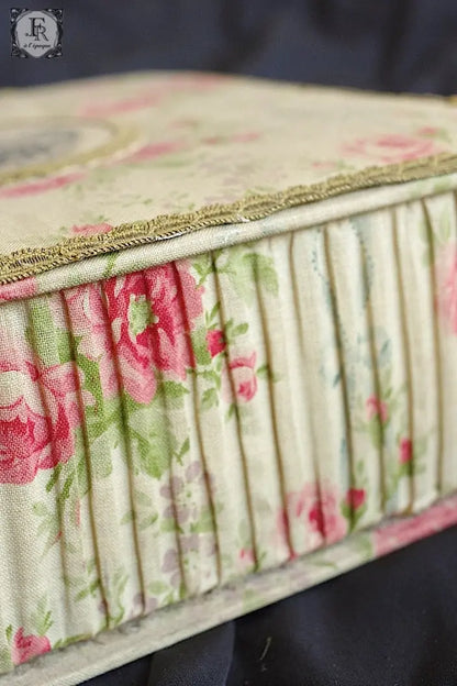 アンティークレース　dentelle ancienne 箱 .FR a l'epoque