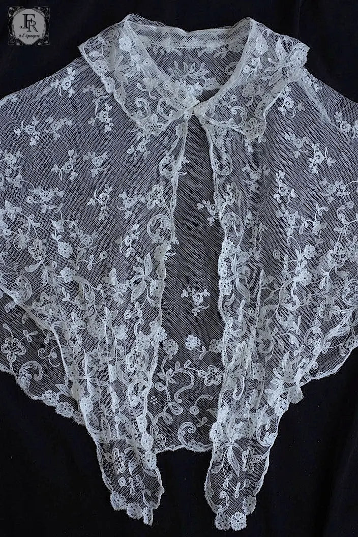 アンティークレース　dentelle ancienne 襟付きケープ .FR a l'epoque