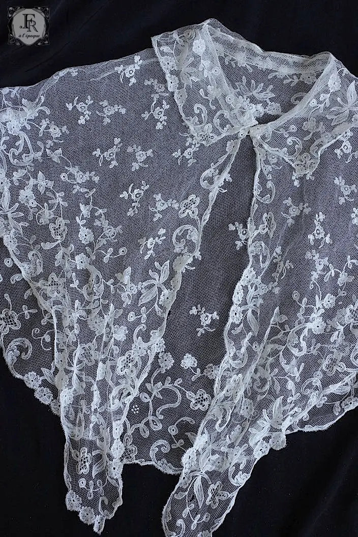 アンティークレース　dentelle ancienne 襟付きケープ .FR a l'epoque