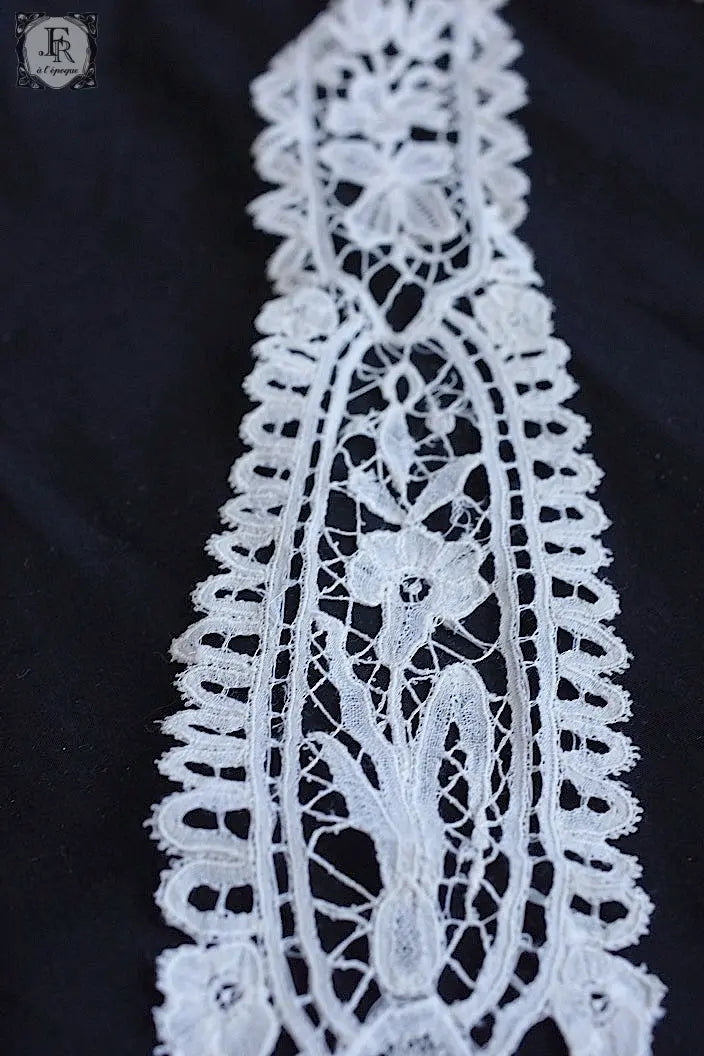 アンティークレース　dentelle ancienne タイ .FR a l'epoque