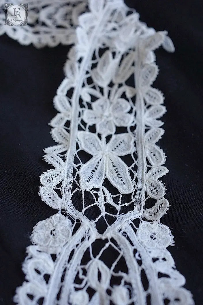 アンティークレース　dentelle ancienne タイ .FR a l'epoque