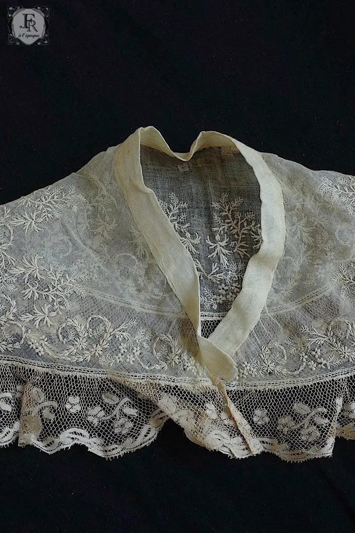 アンティークレース　dentelle ancienne 刺繍襟　子供用 .FR a l'epoque