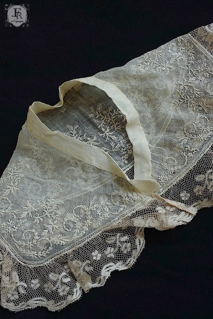 アンティークレース　dentelle ancienne 刺繍襟　子供用 .FR a l'epoque
