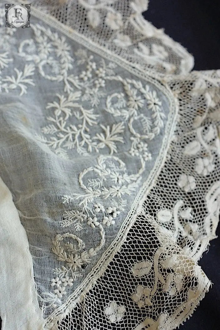 アンティークレース　dentelle ancienne 刺繍襟　子供用 .FR a l'epoque