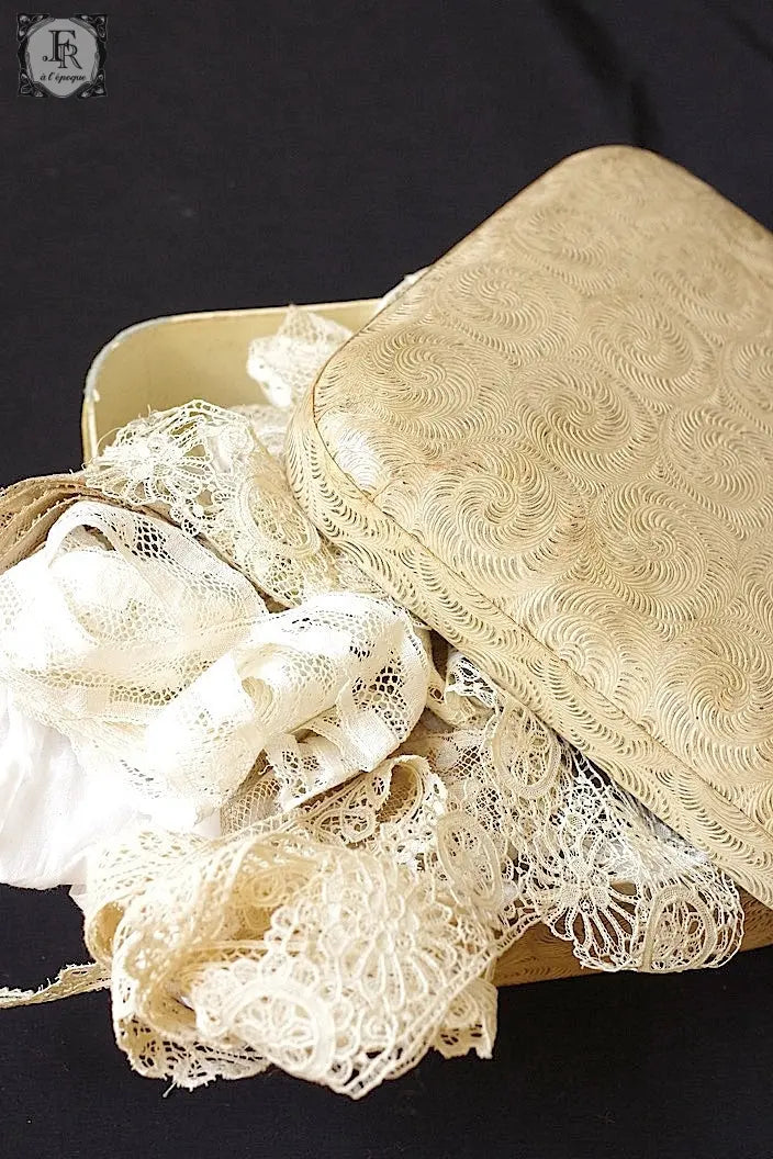 アンティークレース　dentelle ancienne 箱入り .FR a l'epoque