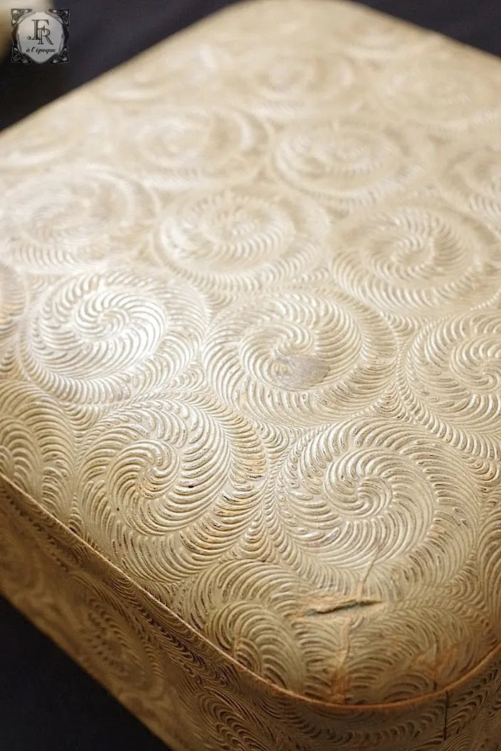 アンティークレース　dentelle ancienne 箱入り .FR a l'epoque