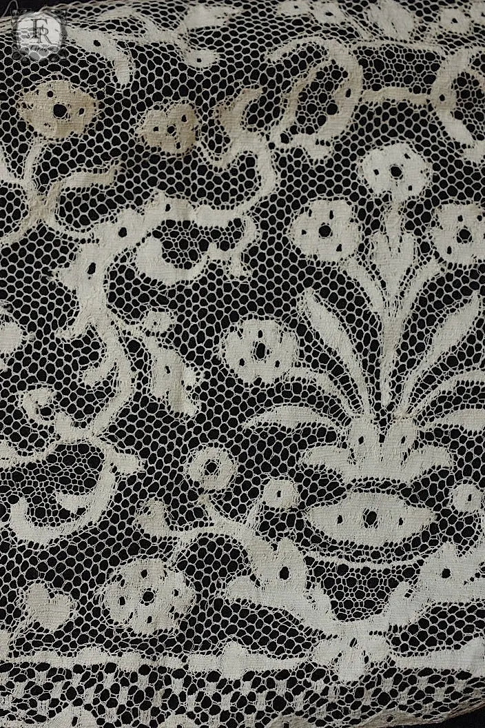 アンティークレース　dentelle ancienne 箱入り .FR a l'epoque