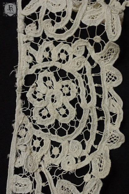 アンティークレース　dentelle ancienne 首周り .FR a l'epoque