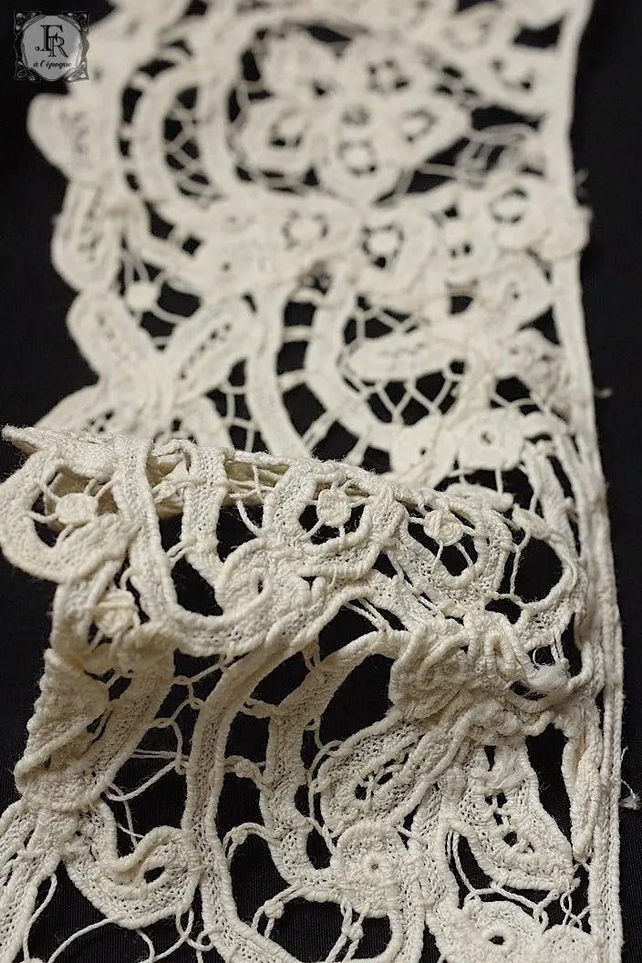 アンティークレース　dentelle ancienne 首周り .FR a l'epoque