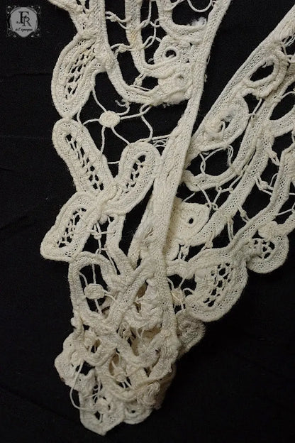 アンティークレース　dentelle ancienne 首周り .FR a l'epoque