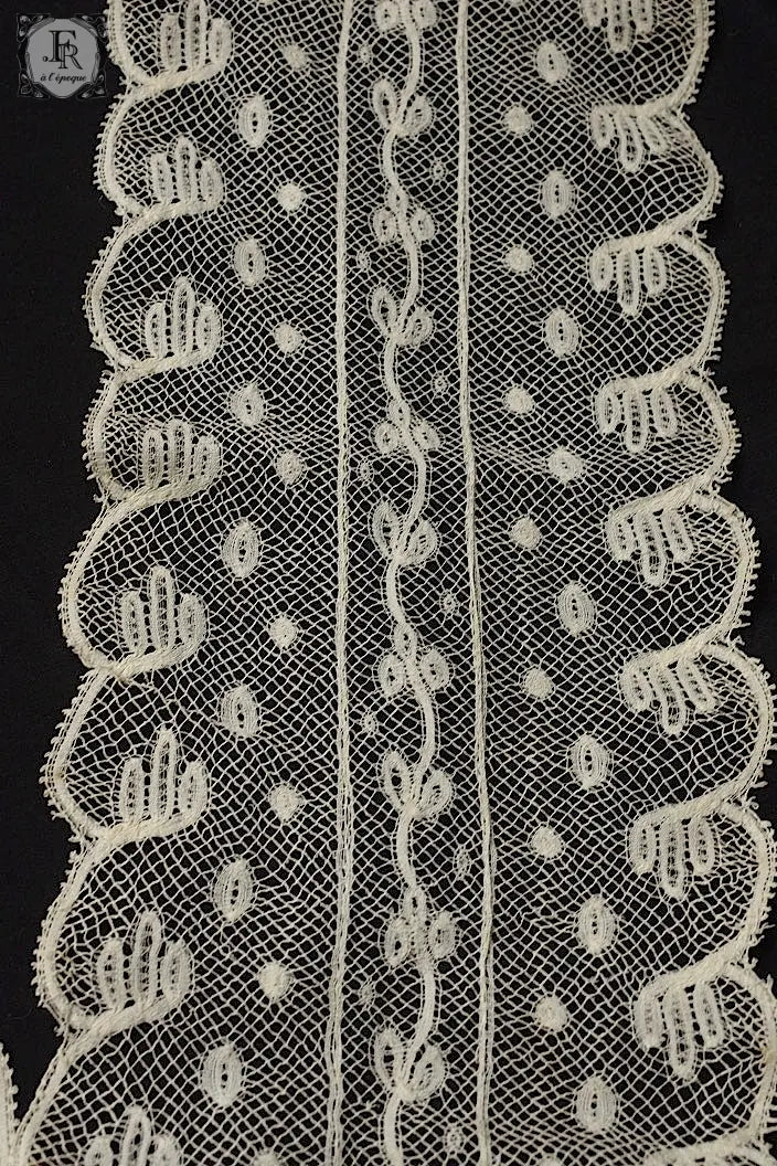 アンティークレース　dentelle ancienne ラペット .FR a l'epoque