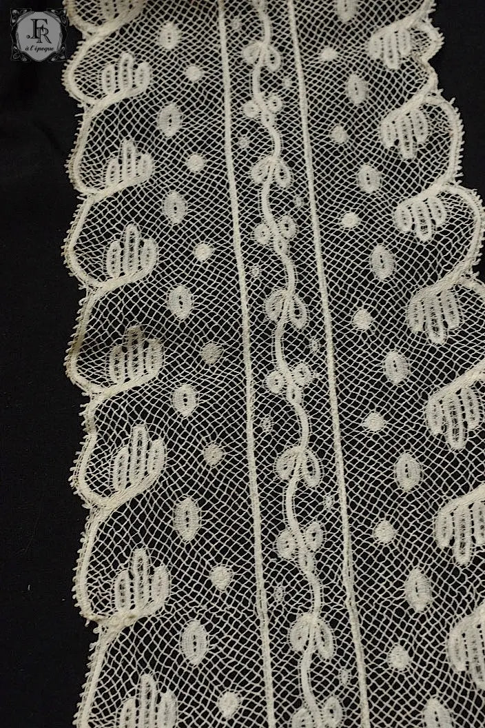 アンティークレース　dentelle ancienne ラペット .FR a l'epoque