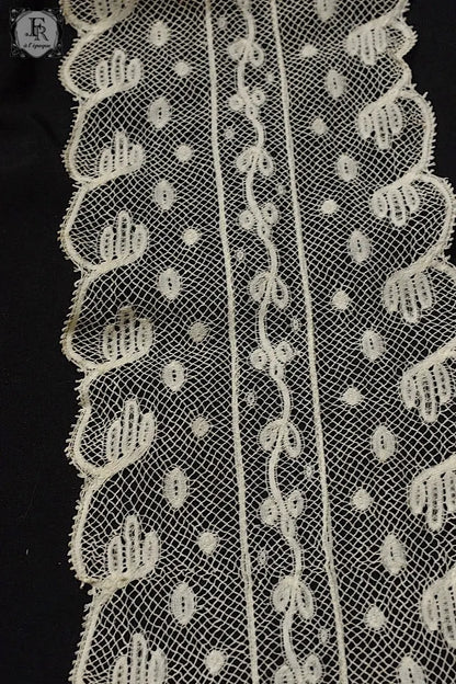 アンティークレース　dentelle ancienne ラペット .FR a l'epoque