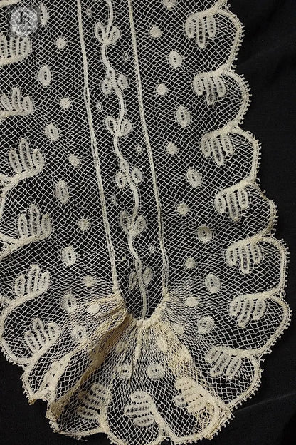 アンティークレース　dentelle ancienne ラペット .FR a l'epoque