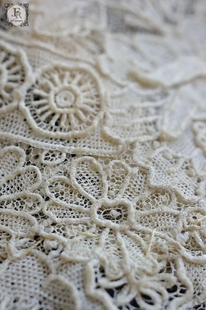 アンティークレース　dentelle ancienne ブリュクセル　スタンドカラー　 .FR a l'epoque