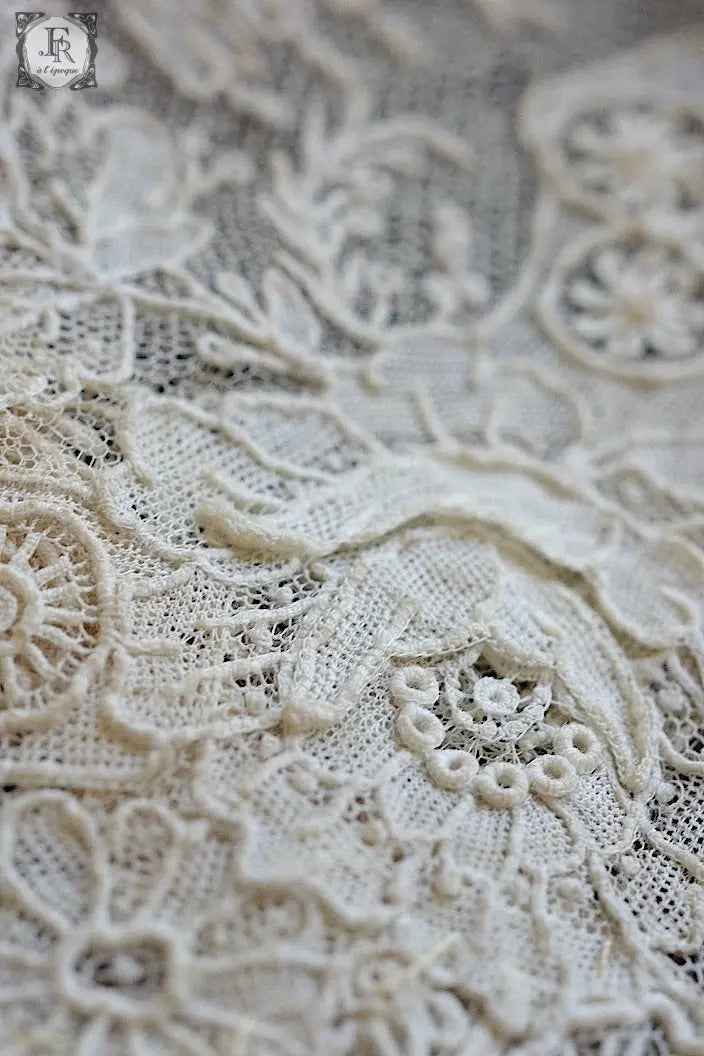 アンティークレース　dentelle ancienne ブリュクセル　スタンドカラー　 .FR a l'epoque