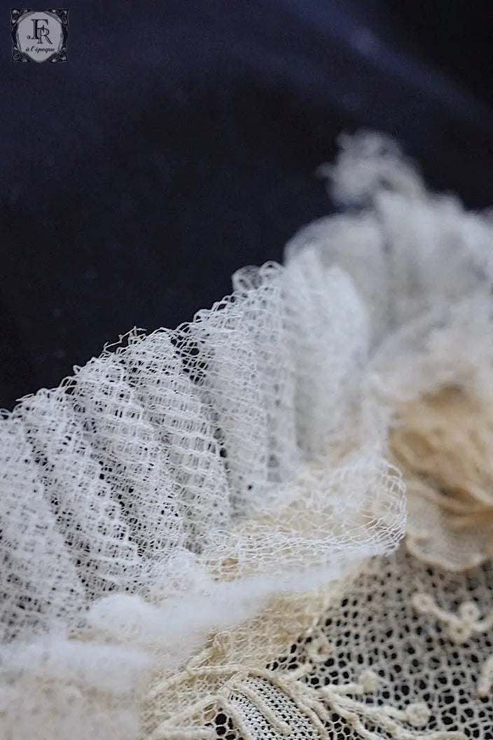 アンティークレース　dentelle ancienne ブリュクセル　スタンドカラー　 .FR a l'epoque