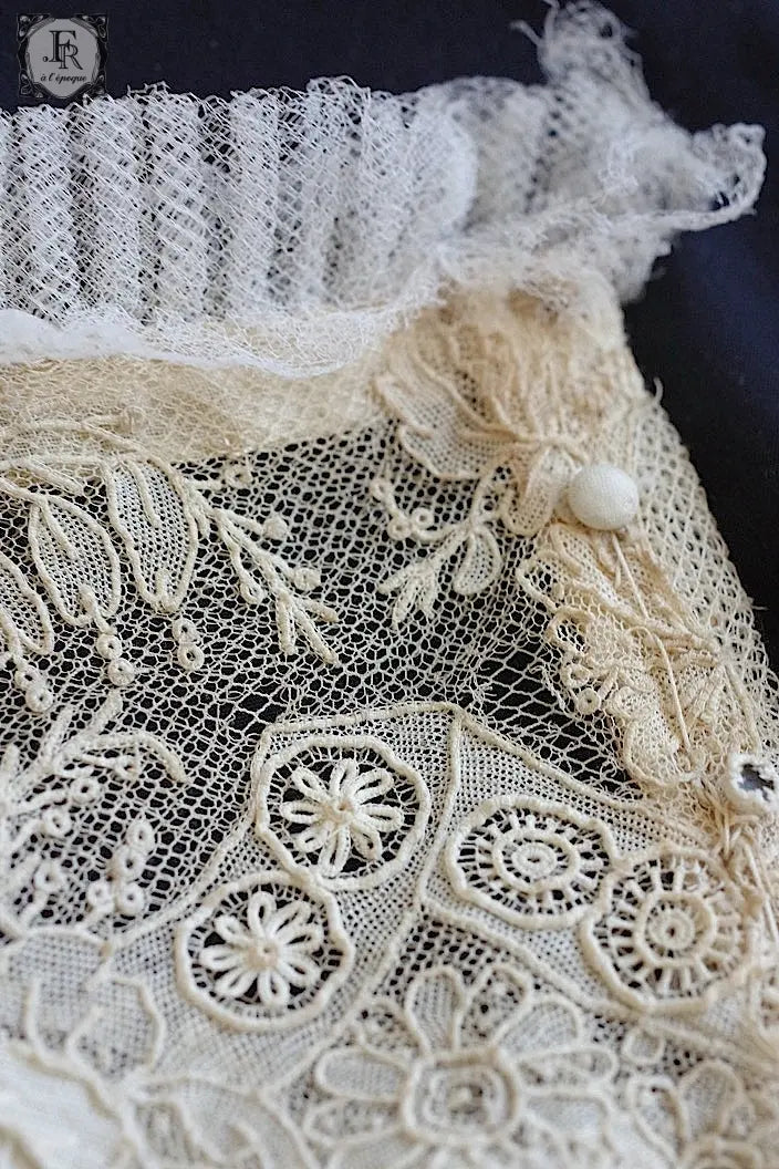 アンティークレース　dentelle ancienne ブリュクセル　スタンドカラー　 .FR a l'epoque