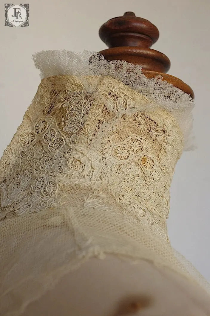 アンティークレース　dentelle ancienne ブリュクセル　スタンドカラー　 .FR a l'epoque