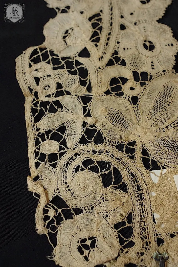 アンティークレース　dentelle ancienne ホニトンハギレ .FR a l'epoque