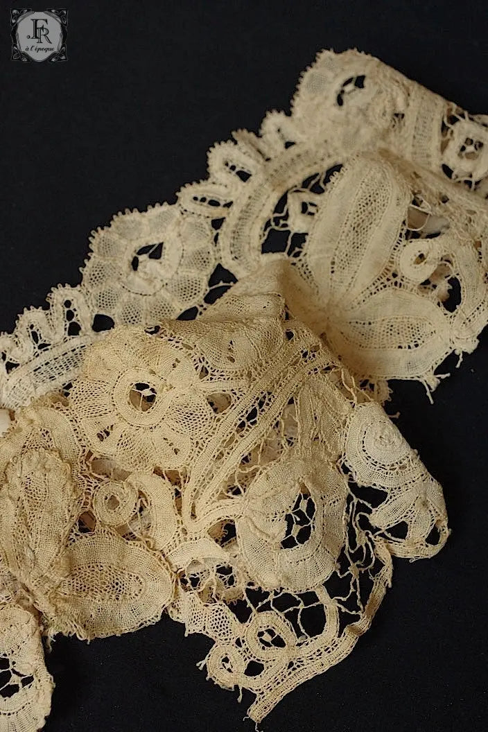 アンティークレース　dentelle ancienne ホニトンハギレ .FR a l'epoque
