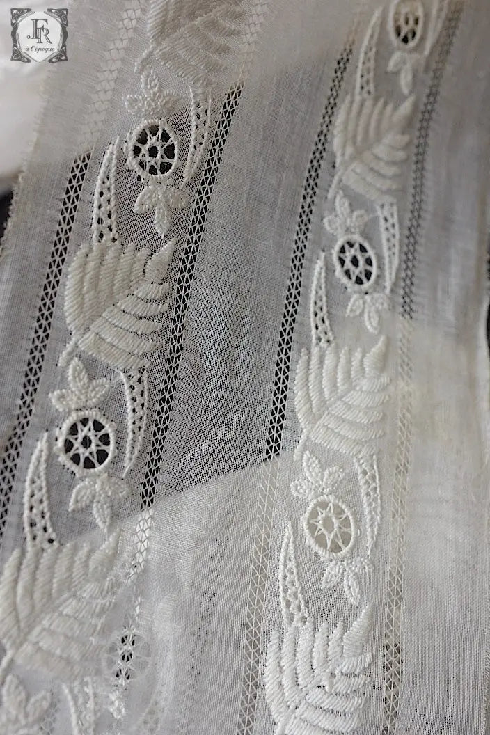アンティークレース　dentelle ancienne 刺繍テープ .FR a l'epoque