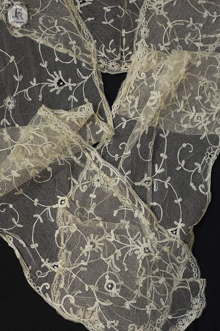 アンティークレース　dentelle ancienne  ショール .FR a l'epoque