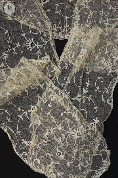 アンティークレース　dentelle ancienne  ショール .FR a l'epoque