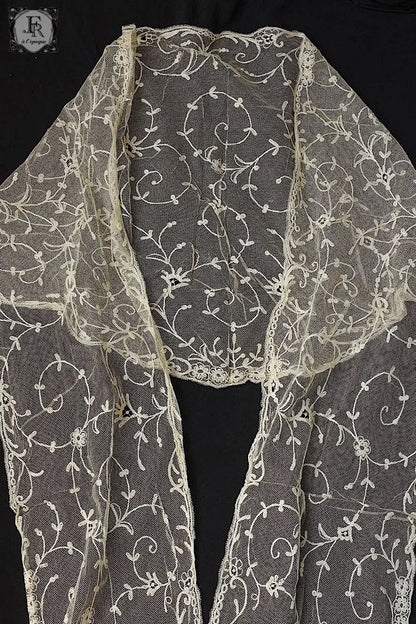 アンティークレース　dentelle ancienne  ショール .FR a l'epoque