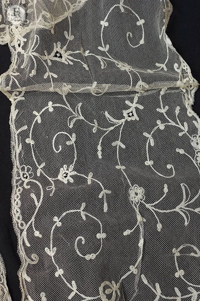 アンティークレース　dentelle ancienne  ショール .FR a l'epoque