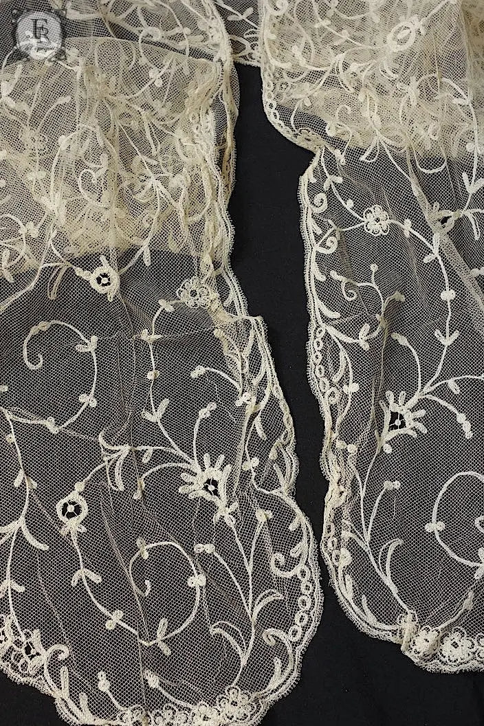 アンティークレース　dentelle ancienne  ショール .FR a l'epoque