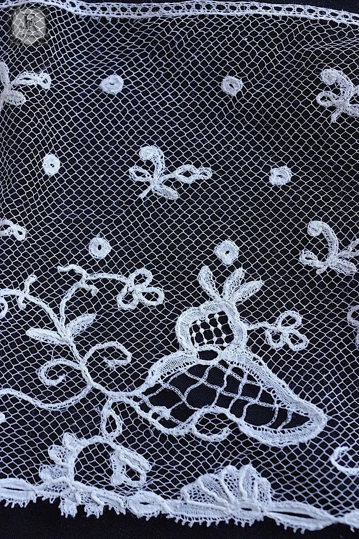 アンティークレース　dentelle ancienne アプリカッションアングレテール 290cm .FR a l'epoque