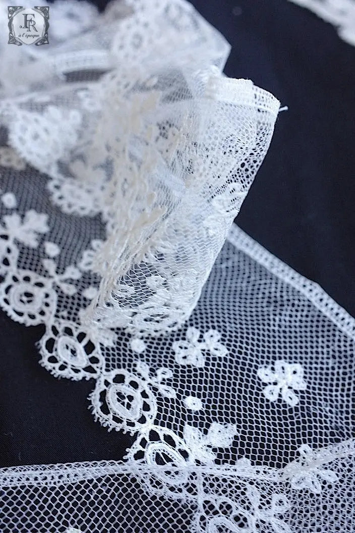 アンティークレース　dentelle ancienne アプリカッションアングレテール 65cm 125cm .FR a l'epoque
