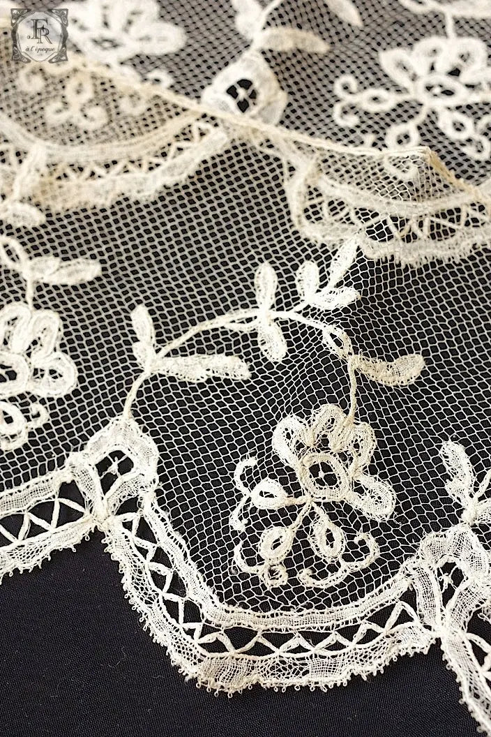 アンティークレース　dentelle ancienne アプリカッションアングレテール　117cm 115cm .FR a l'epoque