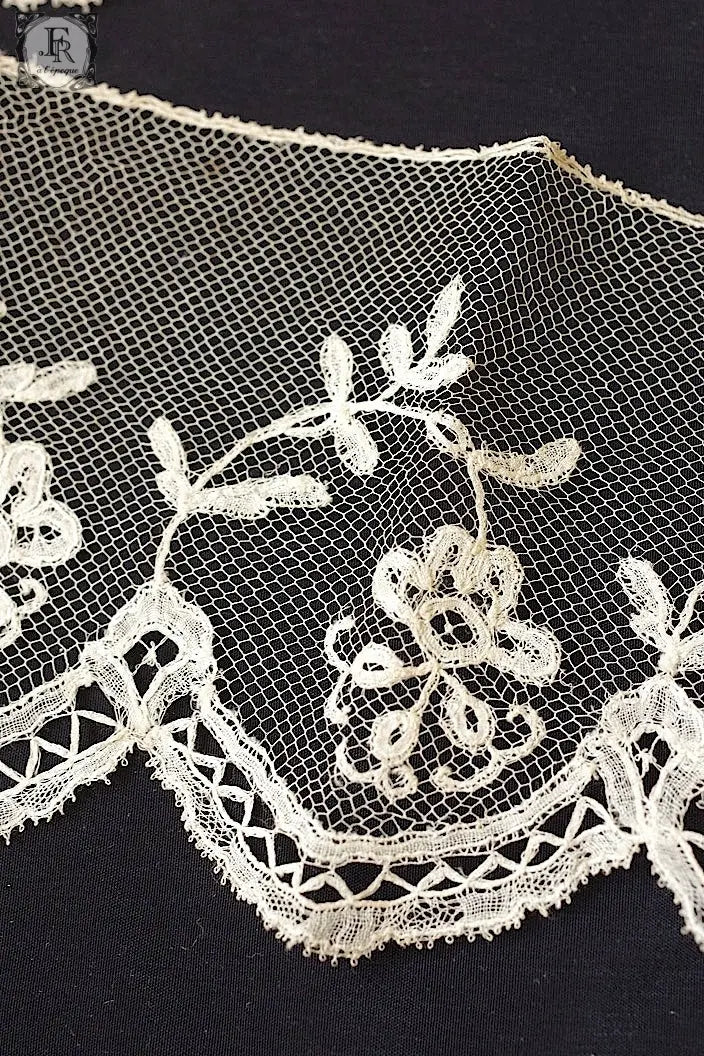 アンティークレース　dentelle ancienne アプリカッションアングレテール　117cm 115cm .FR a l'epoque