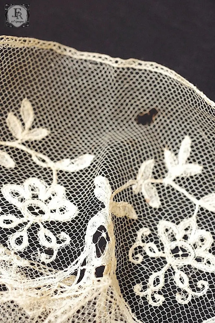 アンティークレース　dentelle ancienne アプリカッションアングレテール　117cm 115cm .FR a l'epoque