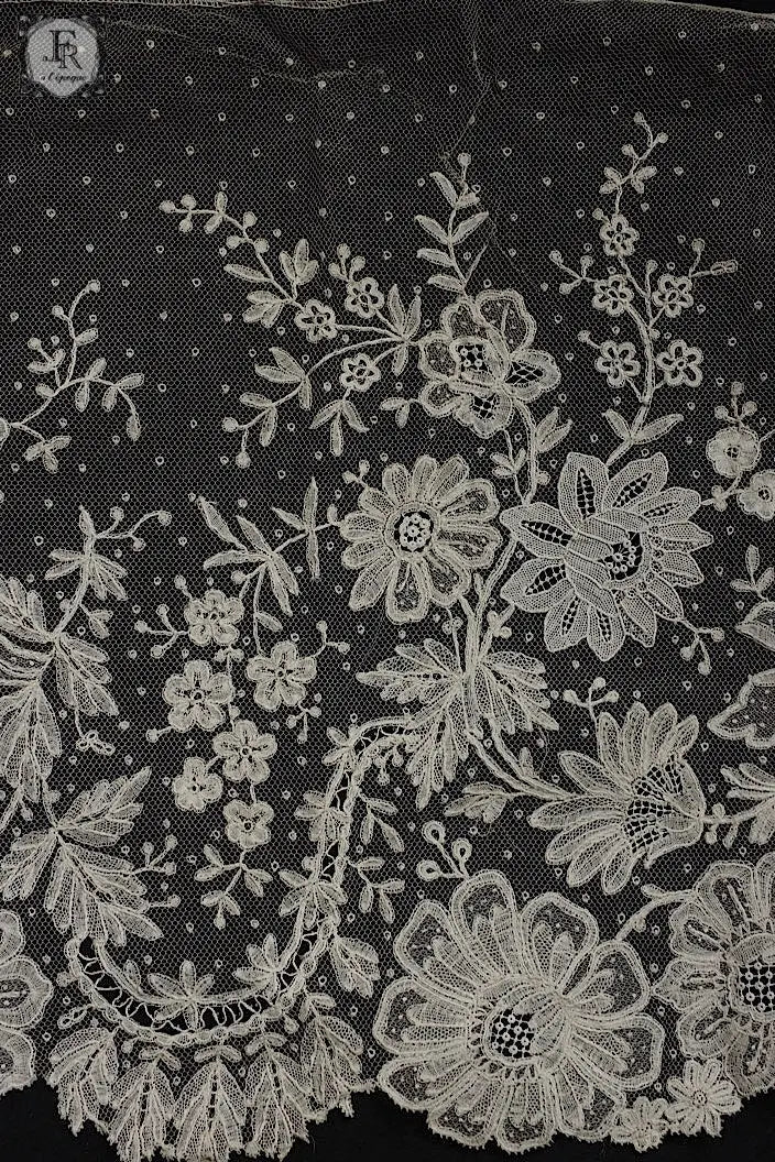 アンティークレース　dentelle ancienne アプリカッションアングレテール　210cm .FR a l'epoque