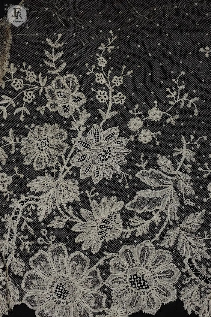 アンティークレース　dentelle ancienne アプリカッションアングレテール　210cm .FR a l'epoque