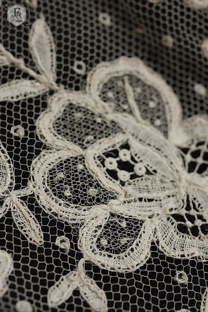 アンティークレース　dentelle ancienne アプリカッションアングレテール　210cm .FR a l'epoque
