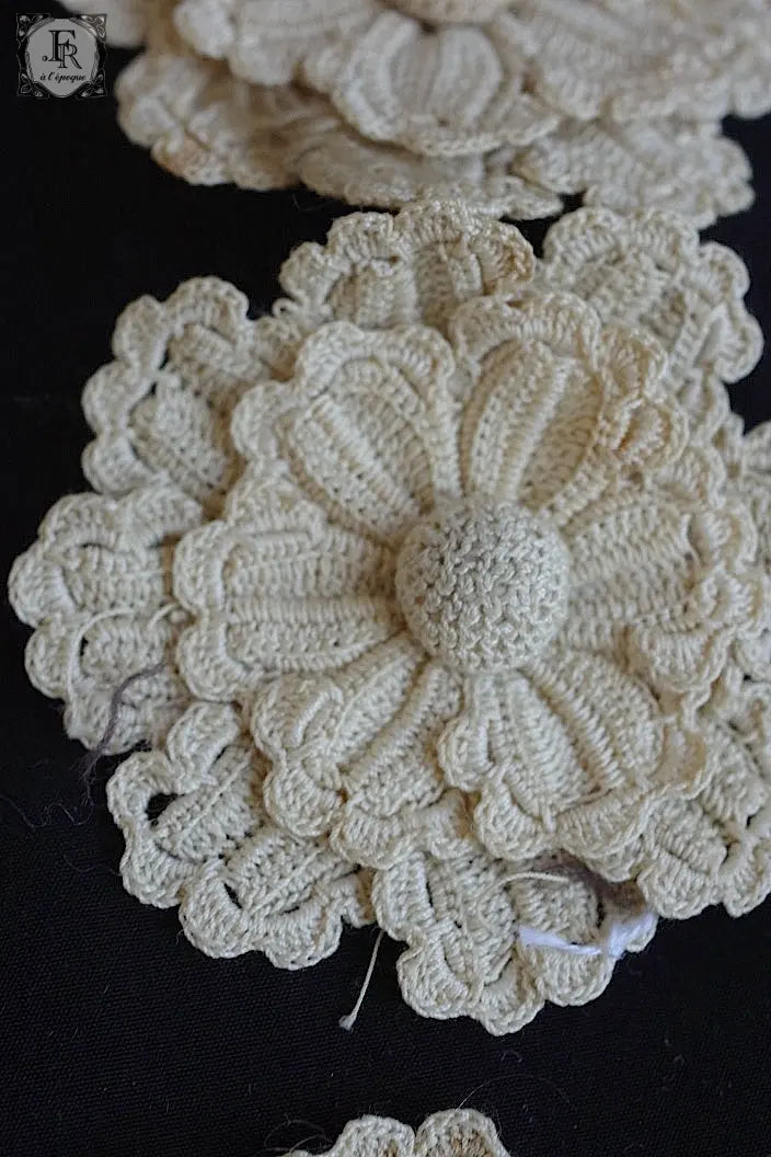 アンティークレース　dentelle ancienne モチーフ　花　25個 .FR a l'epoque