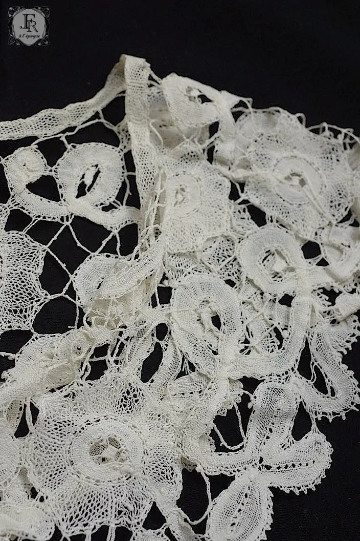アンティークレース　dentelle ancienne 襟2つ .FR a l'epoque