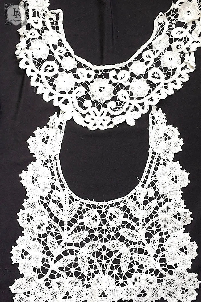 アンティークレース　dentelle ancienne 襟2つ .FR a l'epoque
