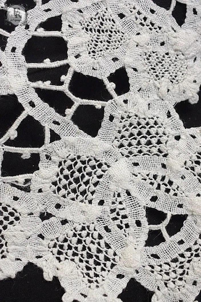 アンティークレース　dentelle ancienne 襟2つ .FR a l'epoque