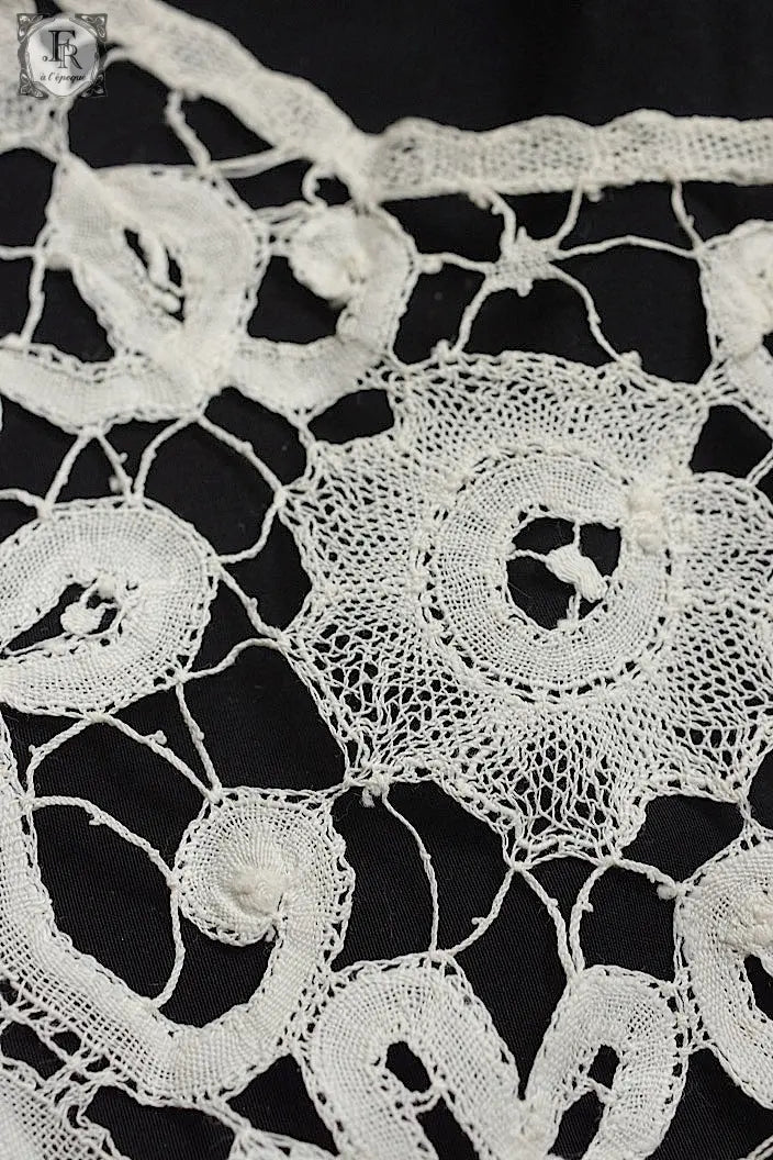 アンティークレース　dentelle ancienne 襟2つ .FR a l'epoque