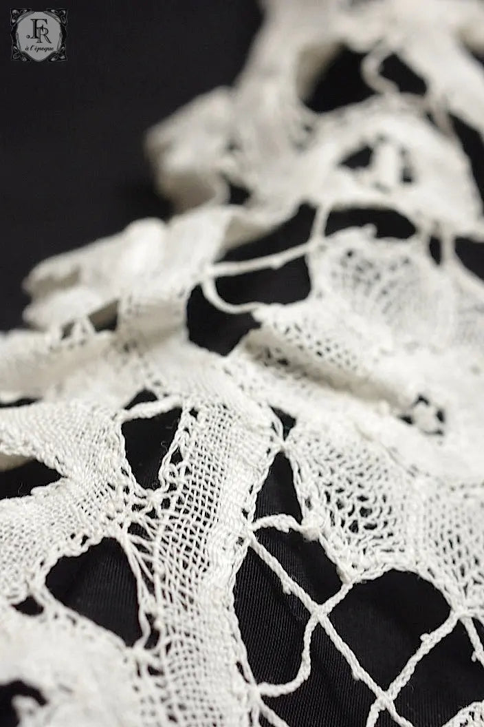 アンティークレース　dentelle ancienne 襟2つ .FR a l'epoque
